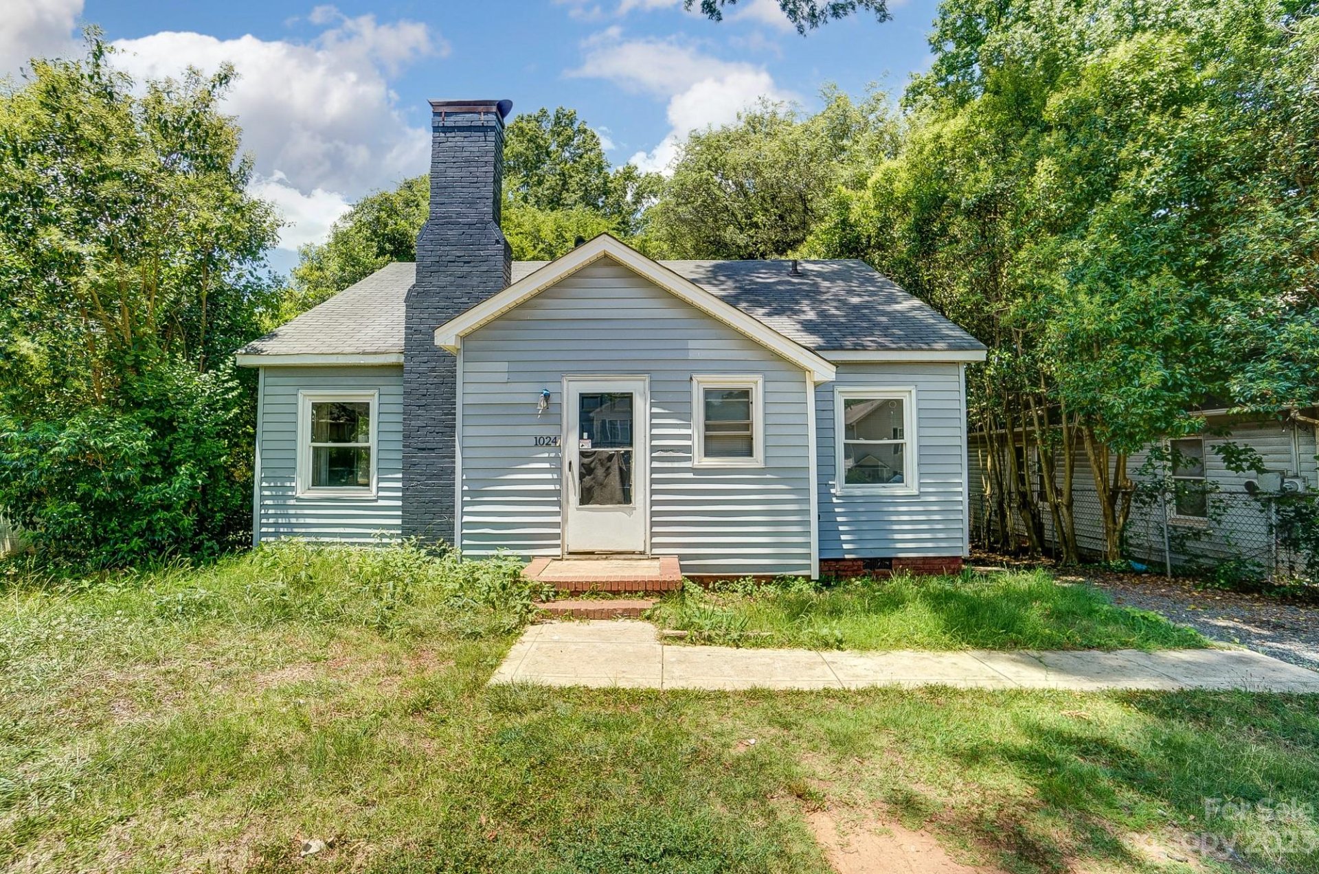 Property image 1 at 1024 Karendale Avenue, Charlotte, NC 28208