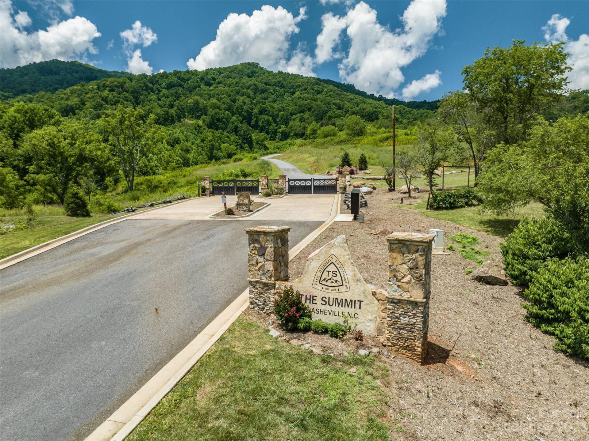 Property image 4 at 99999 Summit View Drive, Candler, NC 28715