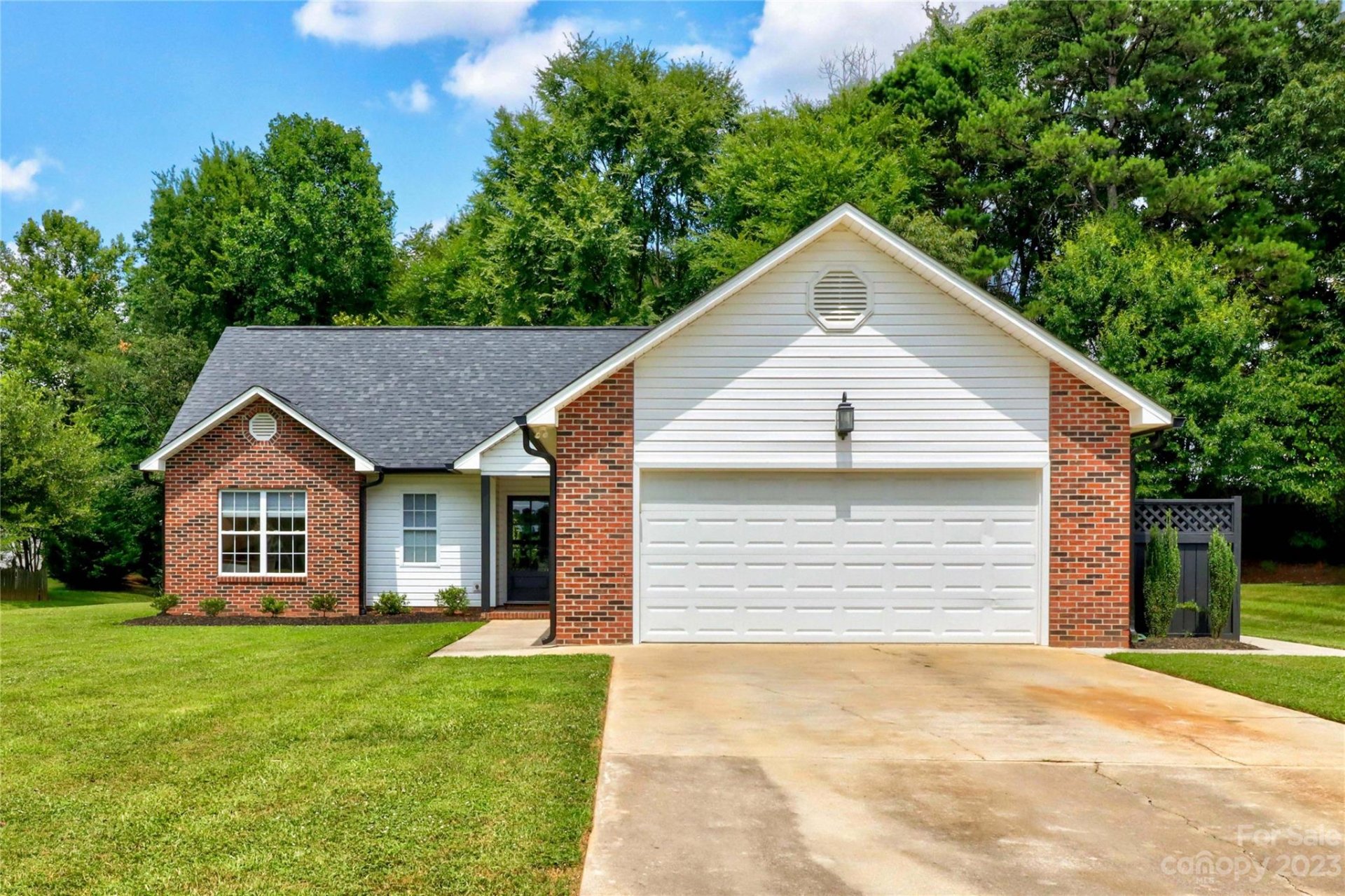 Property image 1 at 611 Emerson Drive, Mooresville, NC 28115