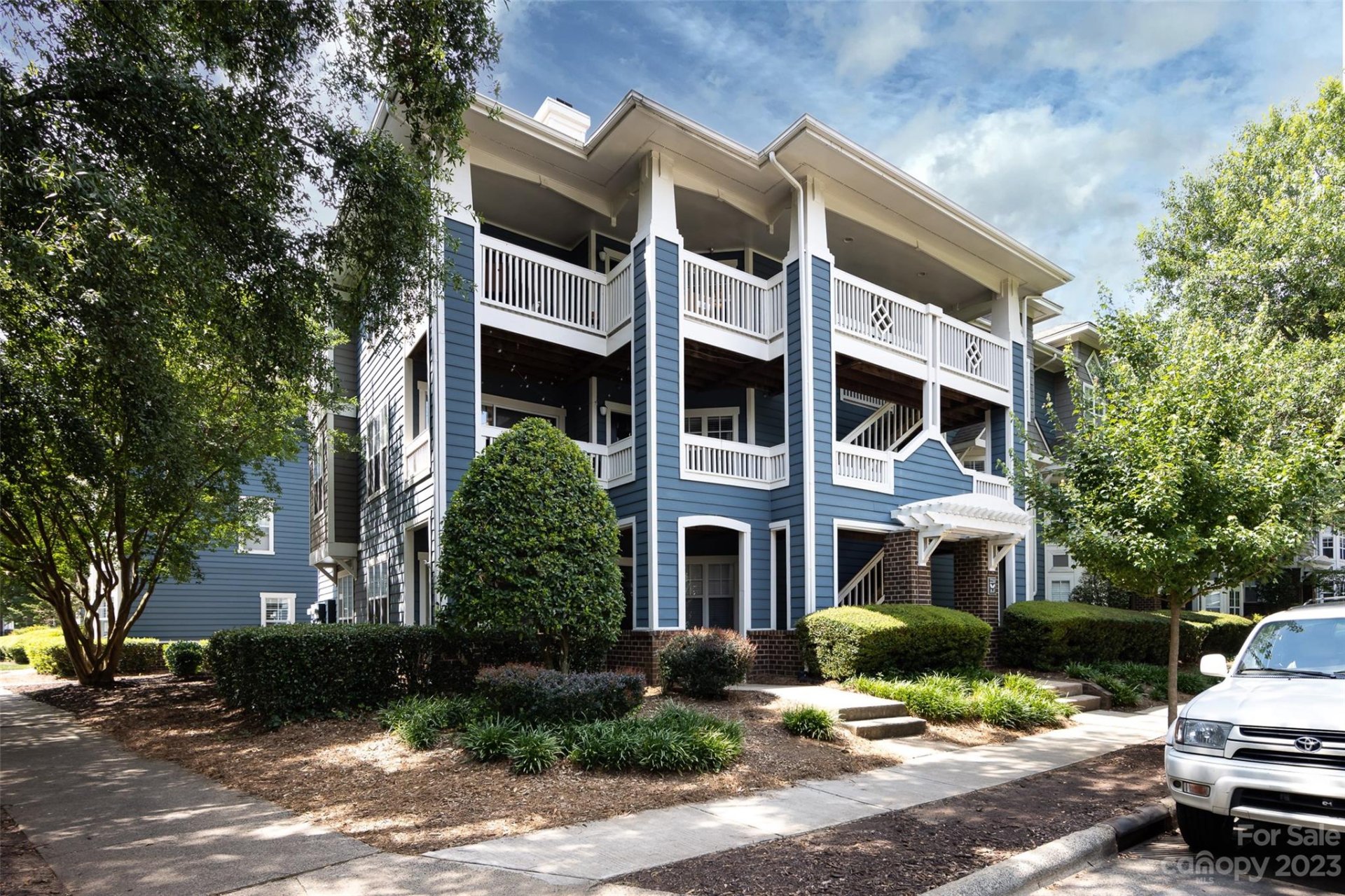 Property image 1 at 2210 Sumner Green Avenue, Charlotte, NC 28203