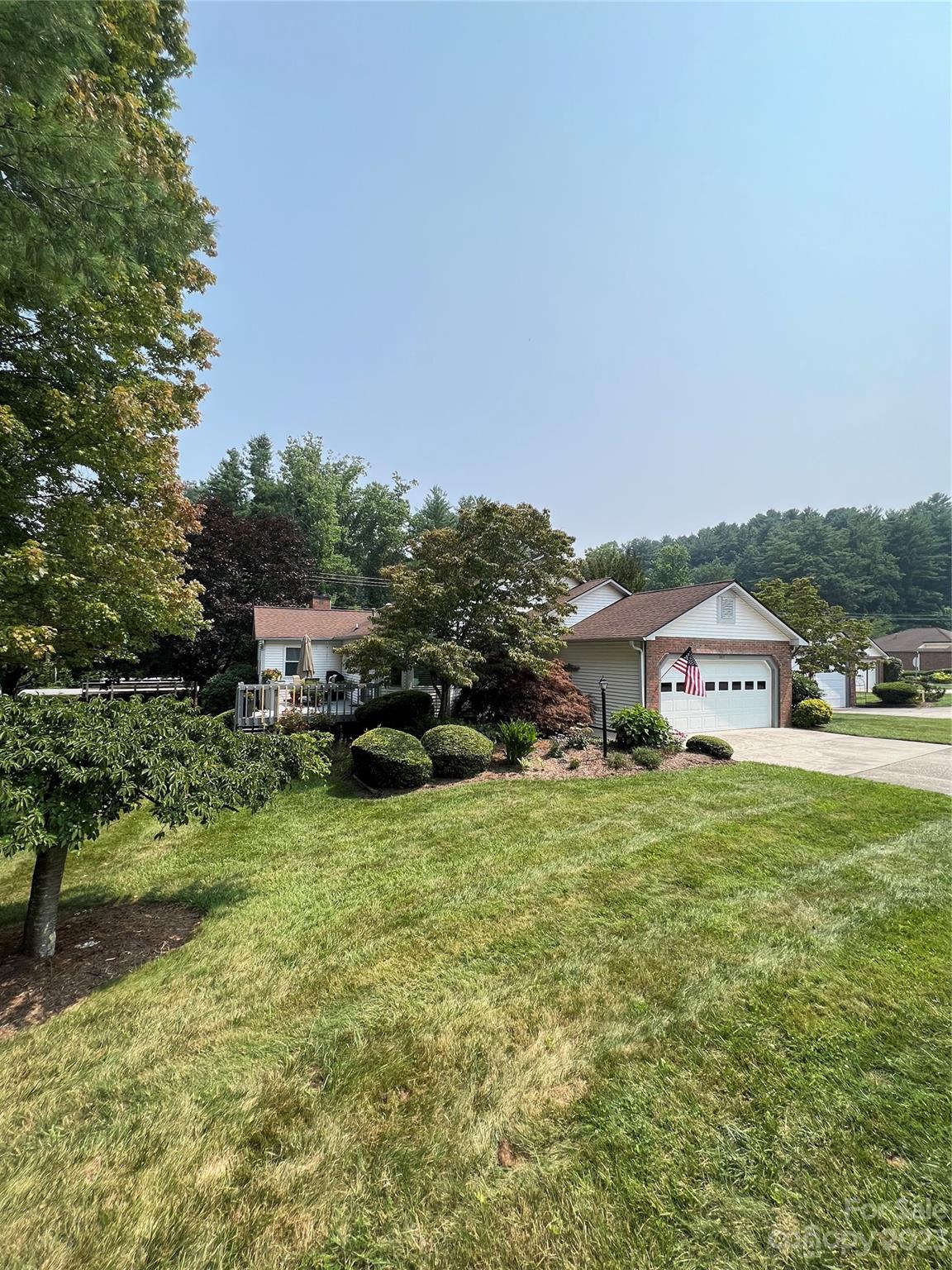 Property image 1 at 207 Hampton Court, Hendersonville, NC 28791