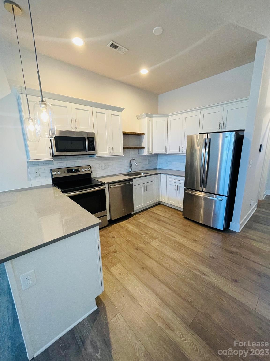 Property image 1 at 935 Mcalway Road, Charlotte, NC 28211