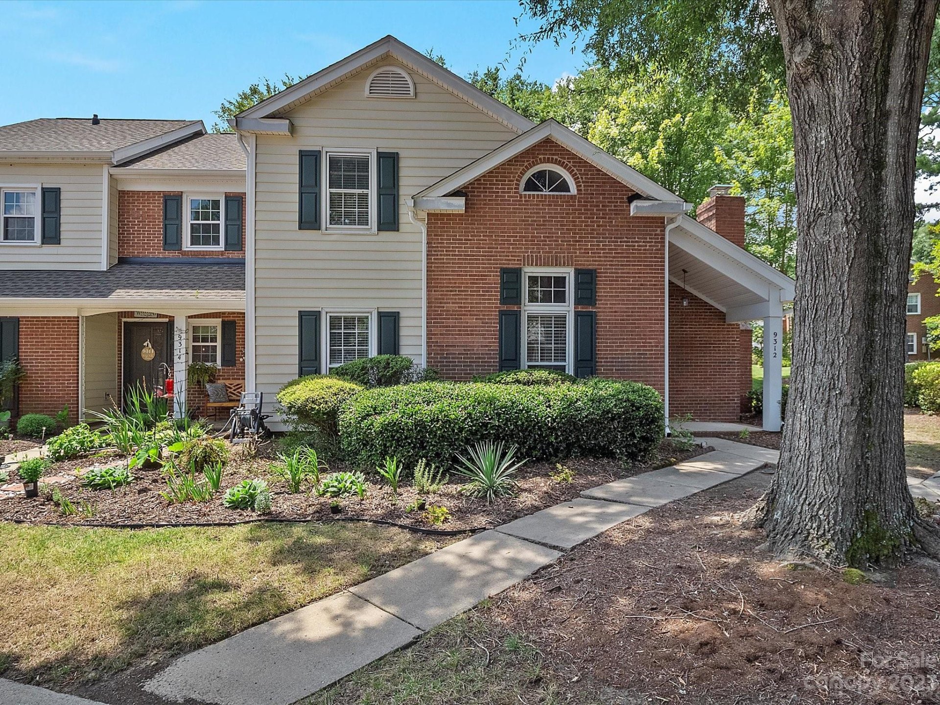 9312 Kings Falls Drive