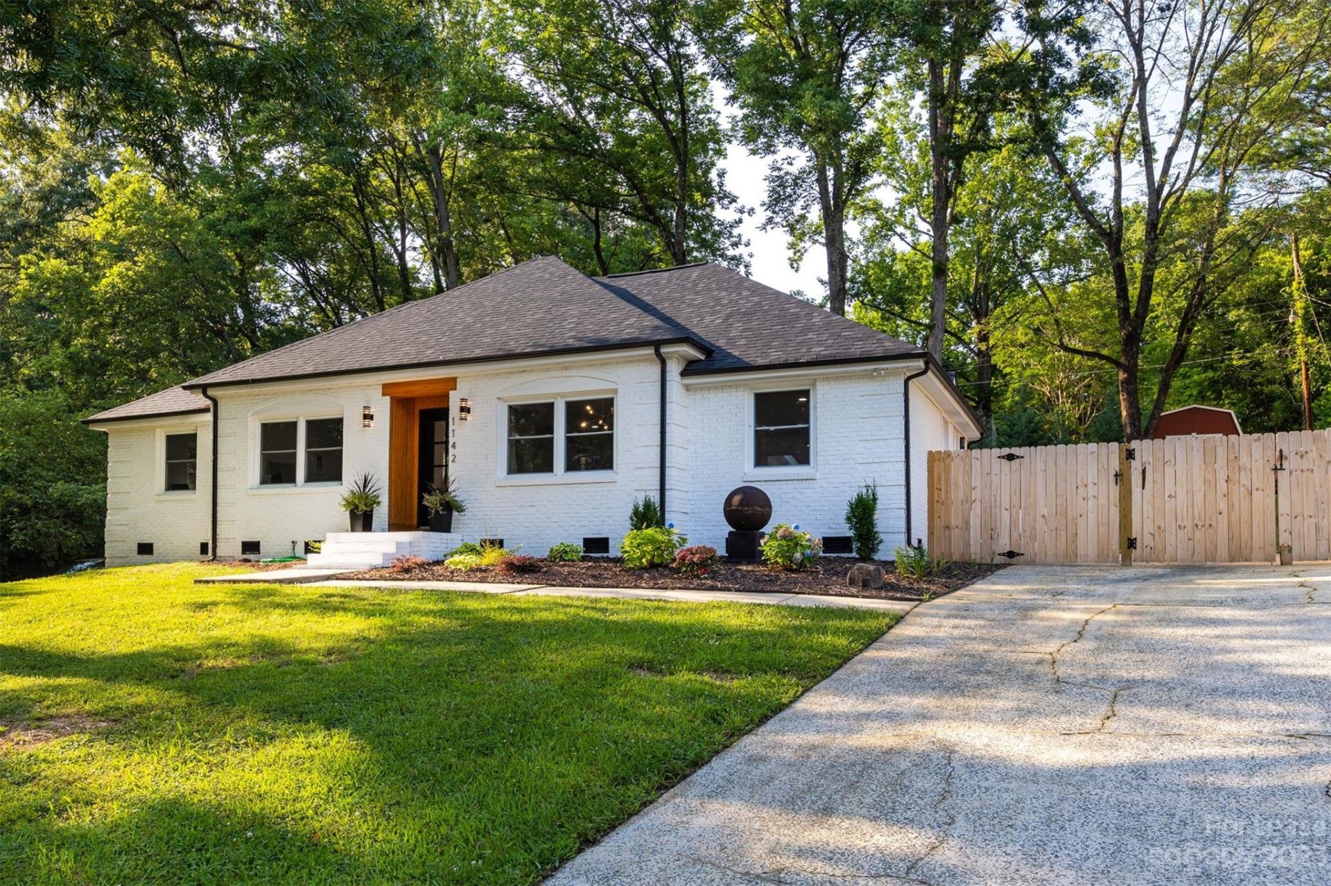 Property image 1 at 1142 Fox Run Drive, Charlotte, NC 28212