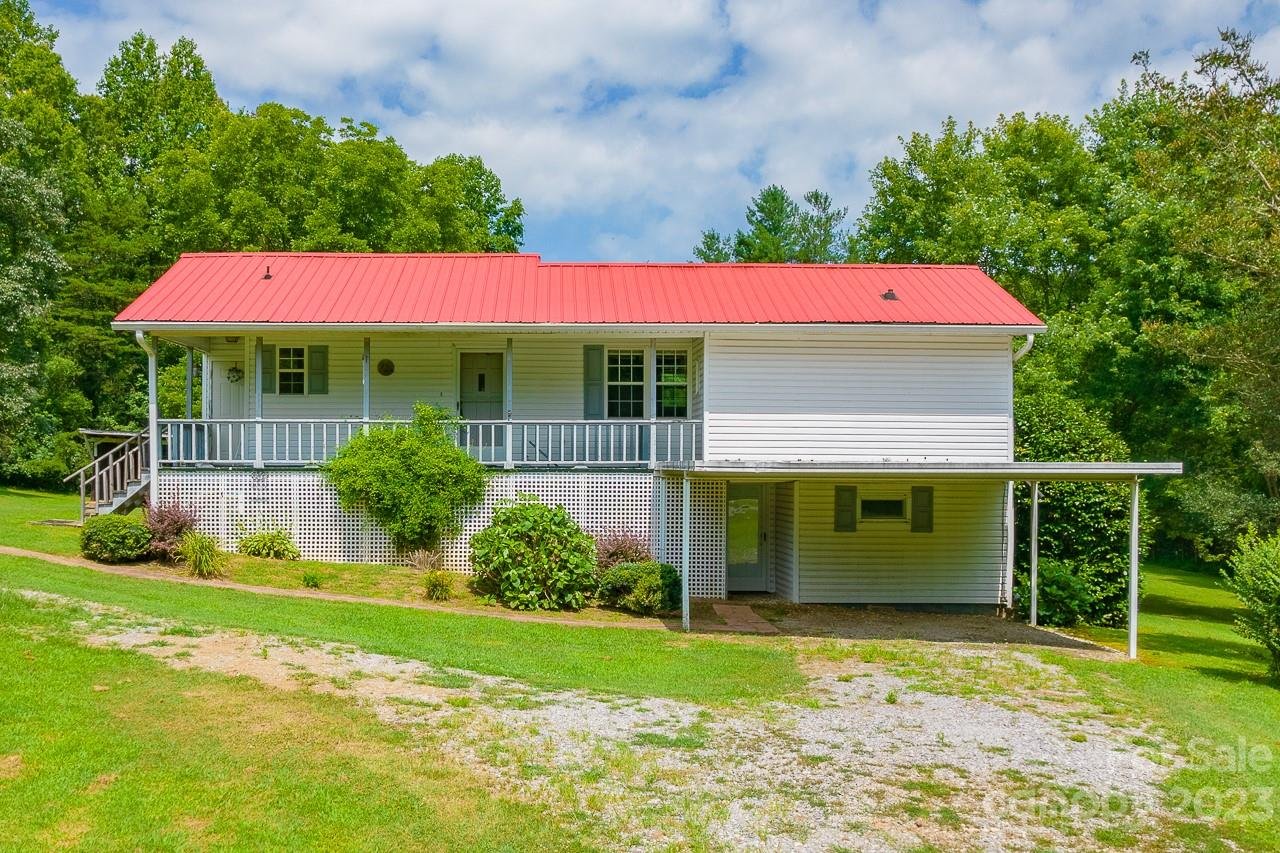 Property image 1 at 302 8th Avenue, Maiden, NC 28650