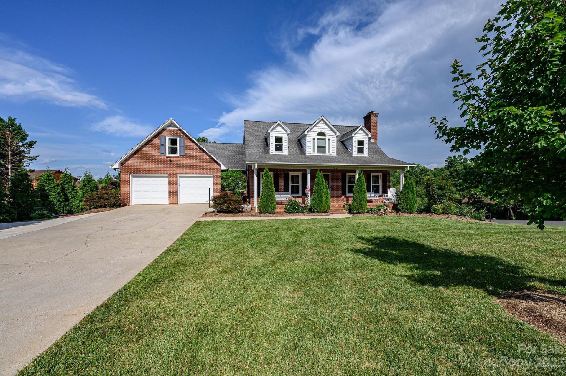 Property image 1 at 6068 Gold Creek Estate Drive, Hickory, NC 28601