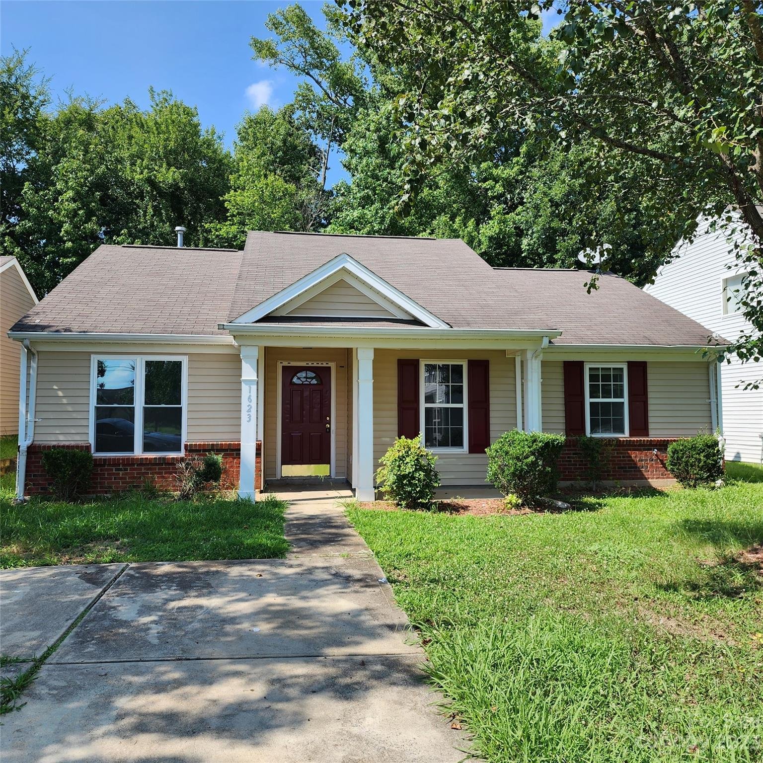 Property image 1 at 1623 Flagler Lane, Charlotte, NC 28216