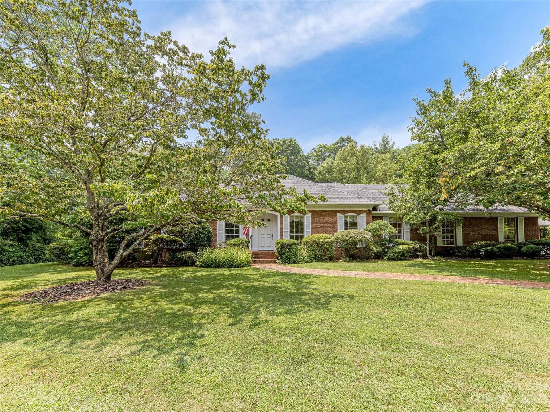 Property image 1 at 108 Sondley Parkway, Asheville, NC 28805