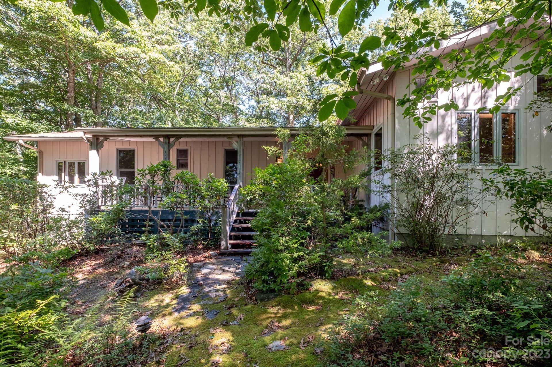 1100 Spanish Oak Drive