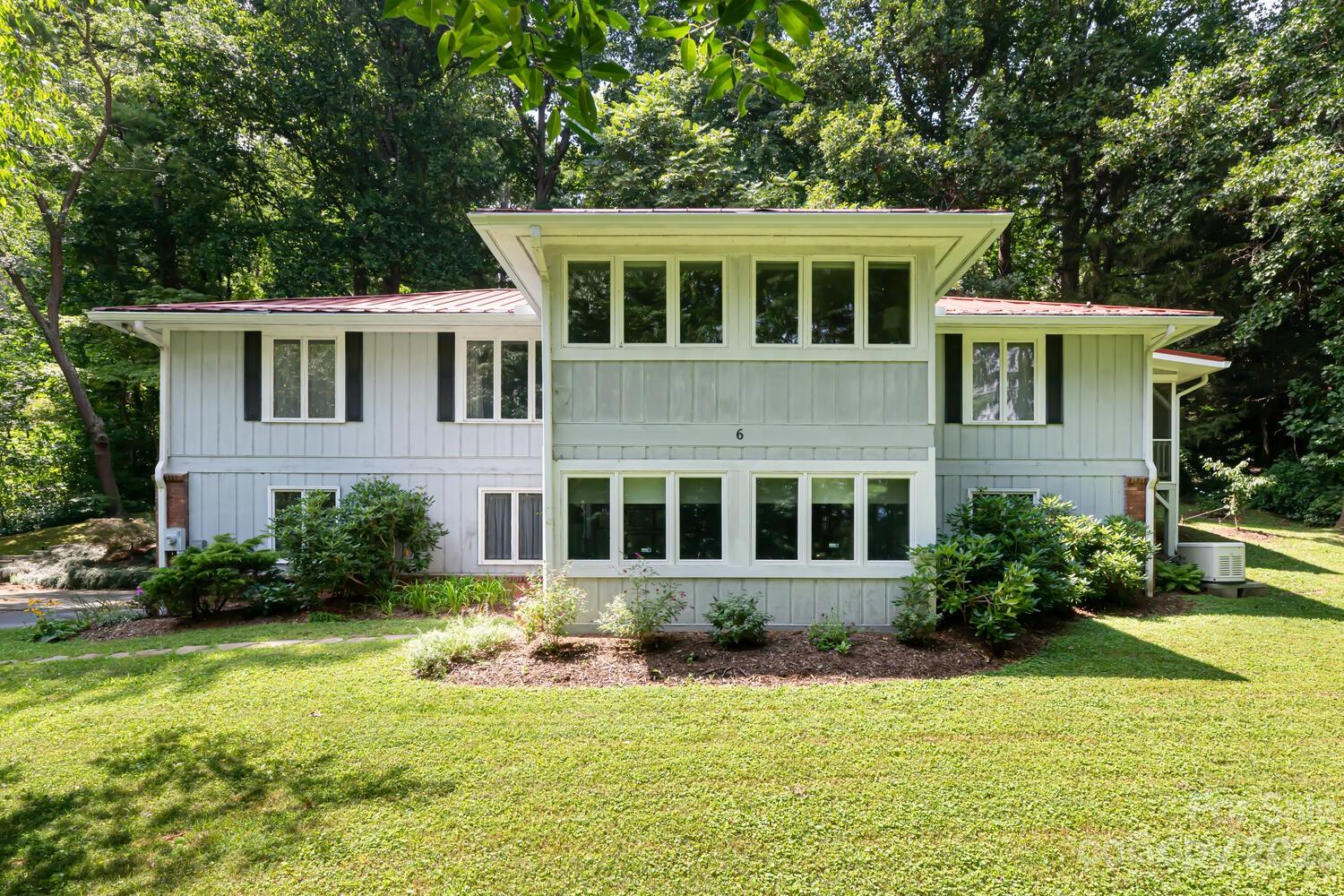 Property image 1 at 6 Cambridge Road, Asheville, NC 28804