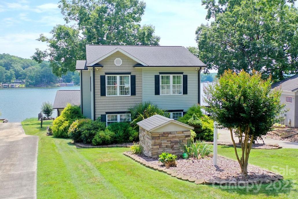 Property image 1 at 932 Pinehaven Drive, New London, NC 28127