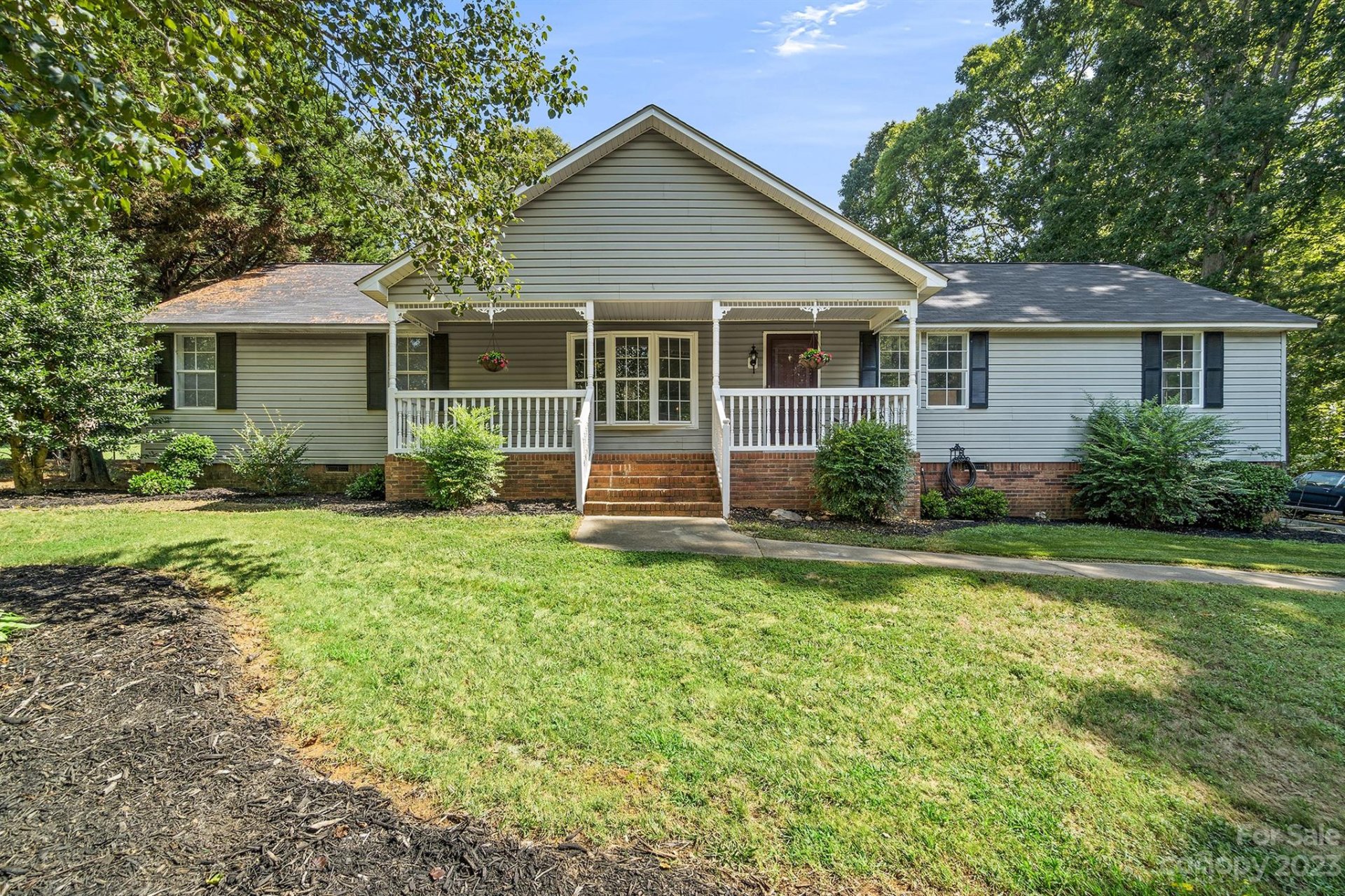 Hickory Creek, Gastonia Community