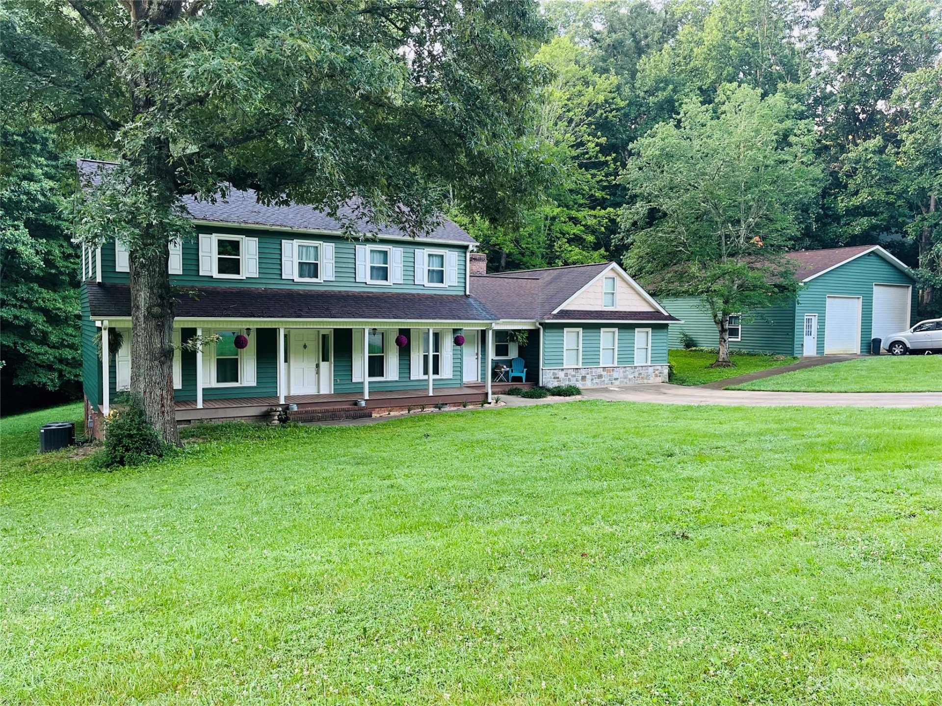 84 Lakeview Drive