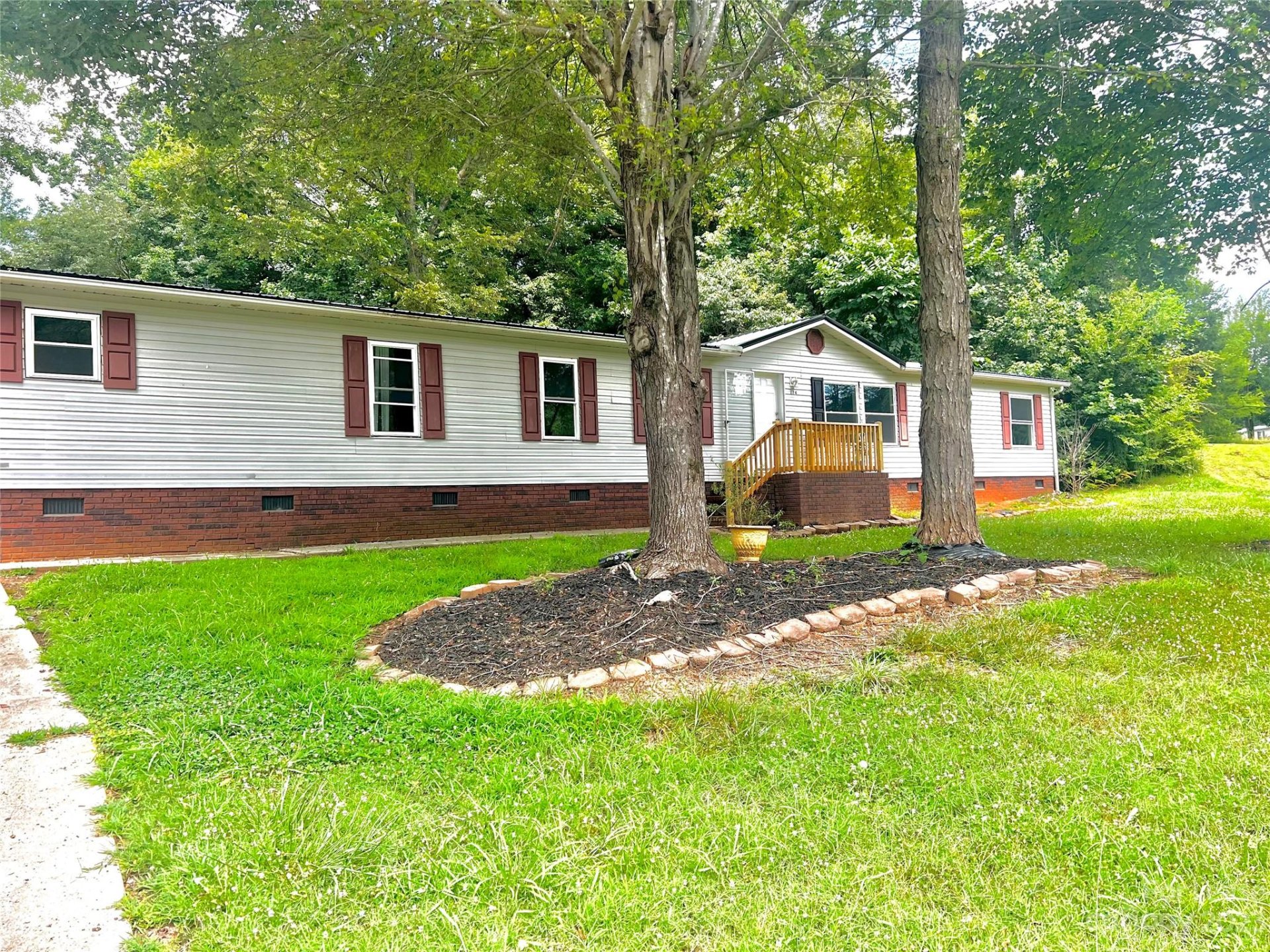 Property image 1 at 174 Crystal Bay Drive, Mooresville, NC 28115