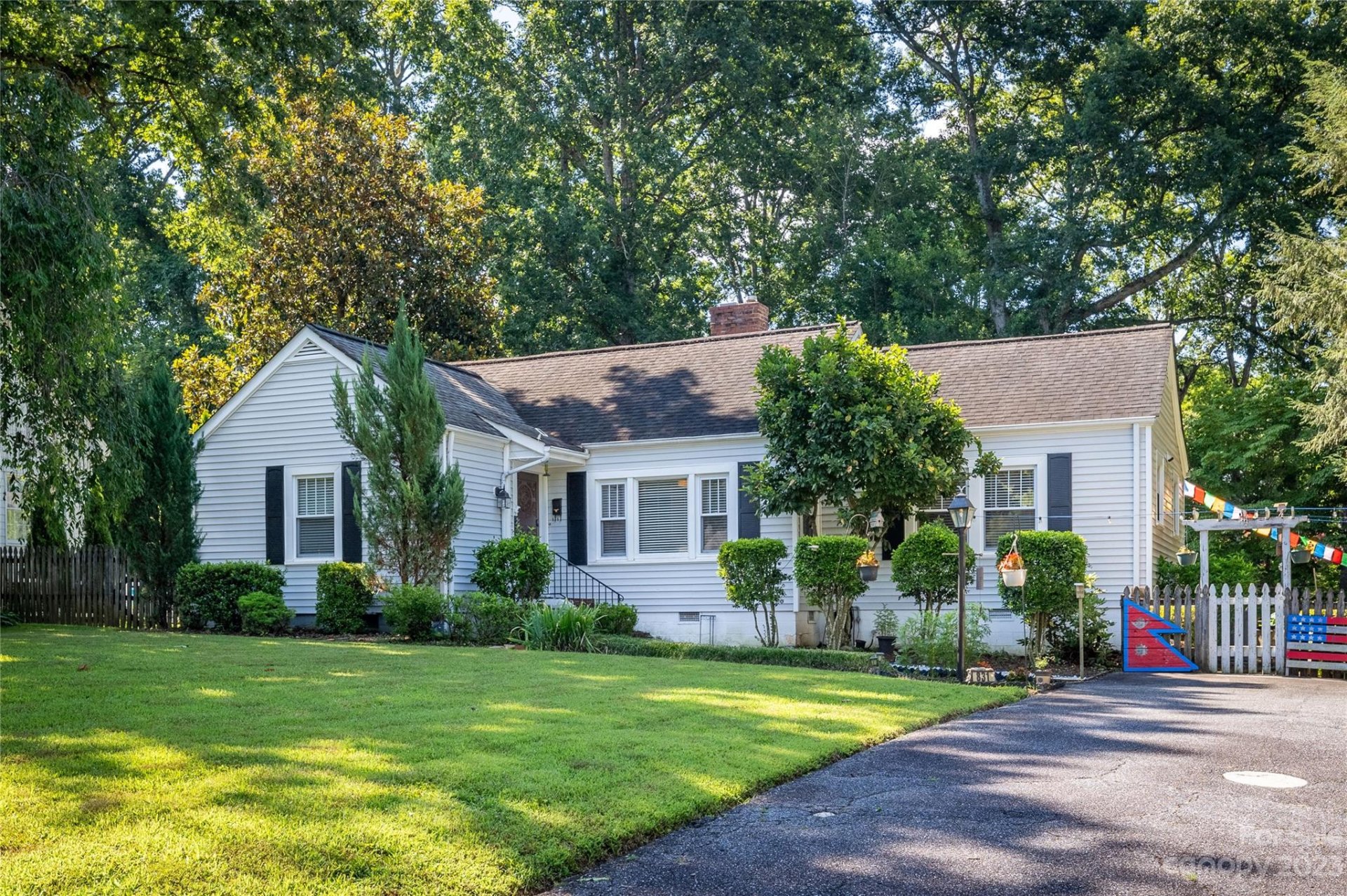 Property image 1 at 831 4th Avenue, Hickory, NC 28601