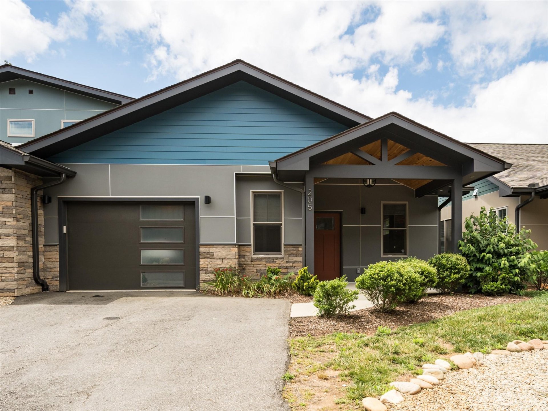 205 Josephine Lane