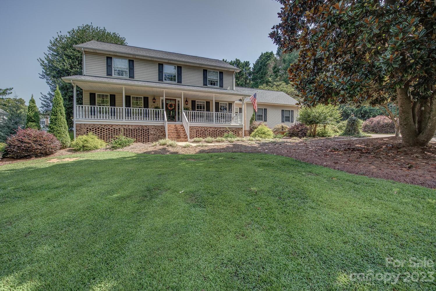 2213 Holly Lane