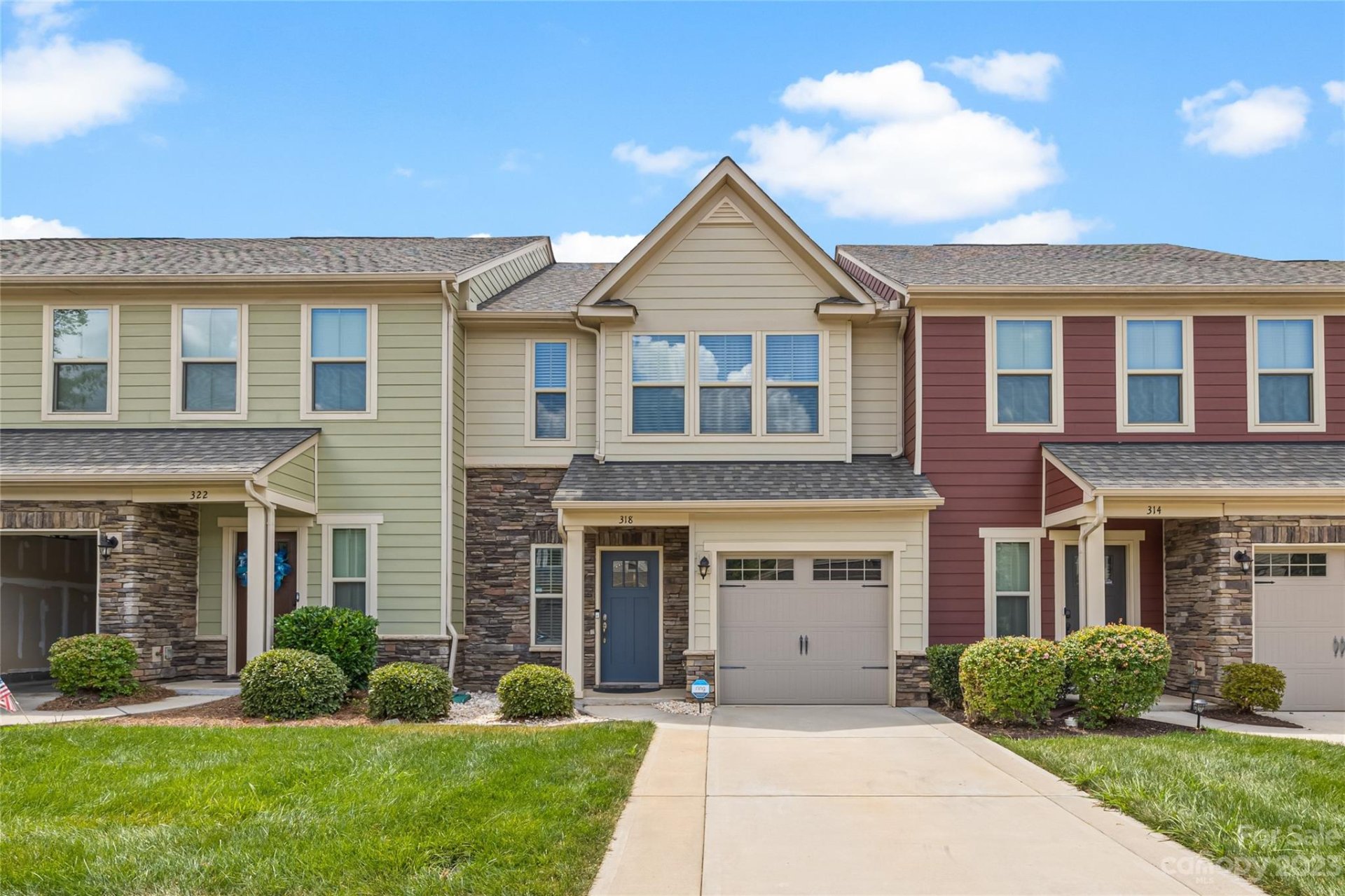 Property image 1 at 318 Willow Wood Court, Matthews, NC 28104