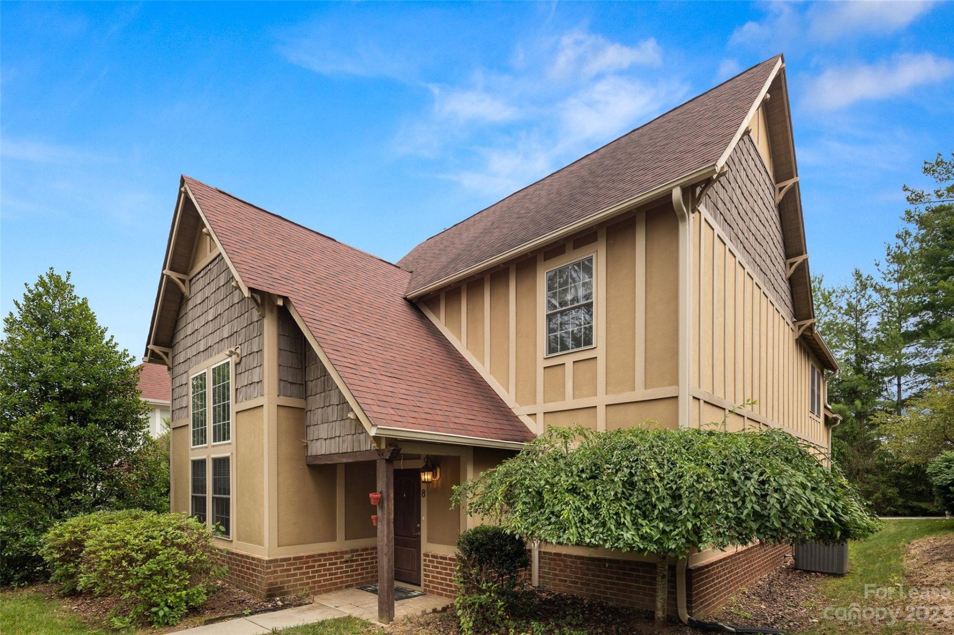 Property image 1 at 8 Trafalgar Circle, Asheville, NC 28805