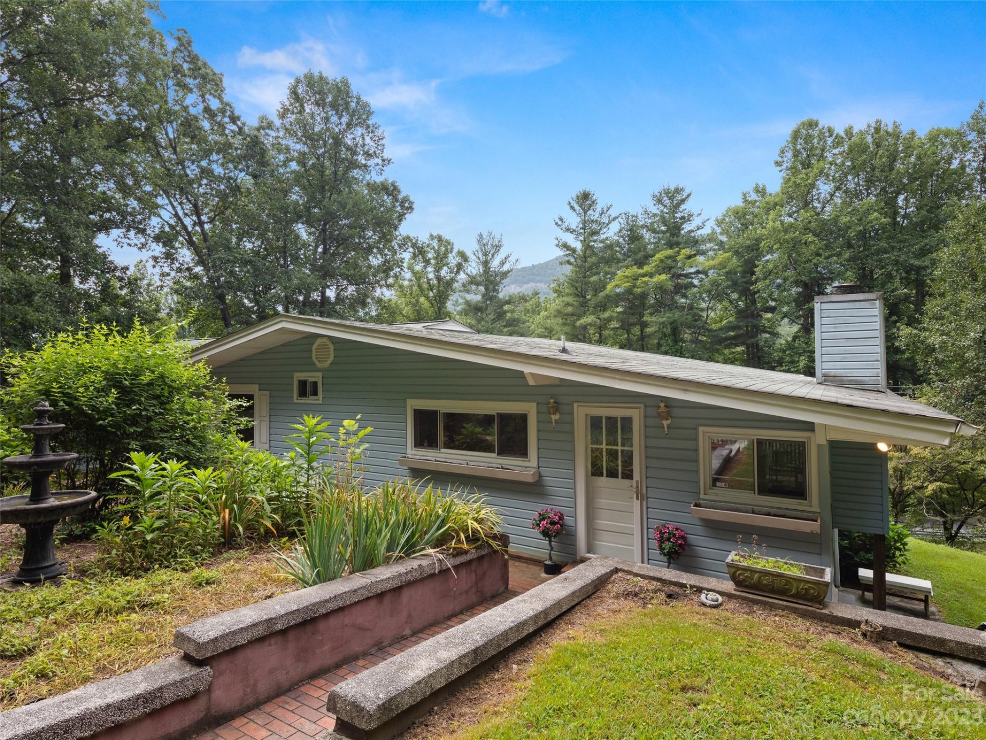 Property image 2 at 61 W Lake View Road, Hendersonville, NC 28739