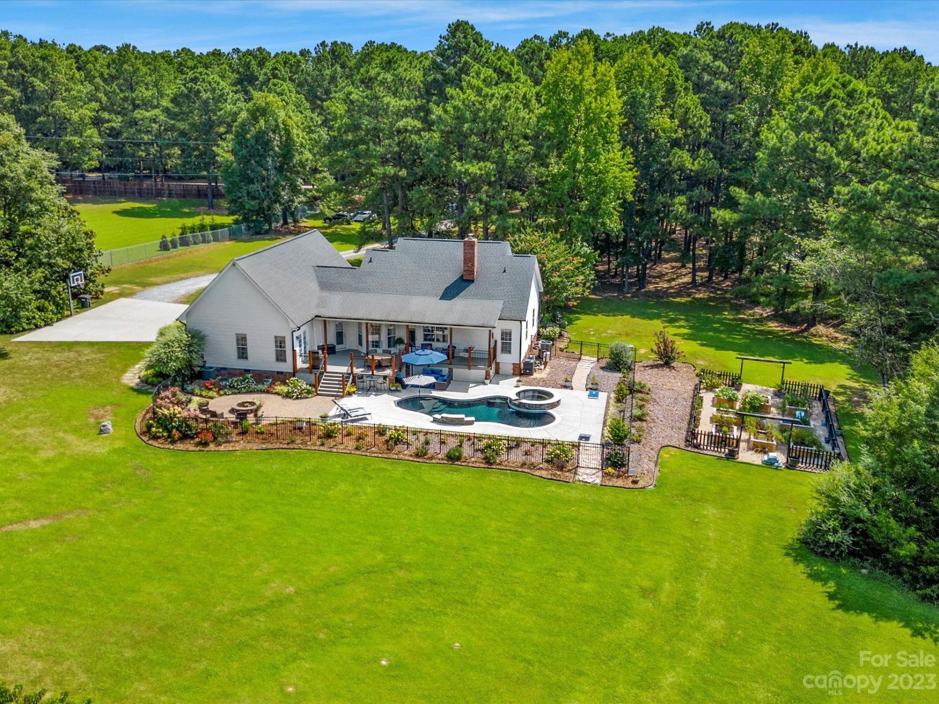 Providence Pines, Waxhaw Community