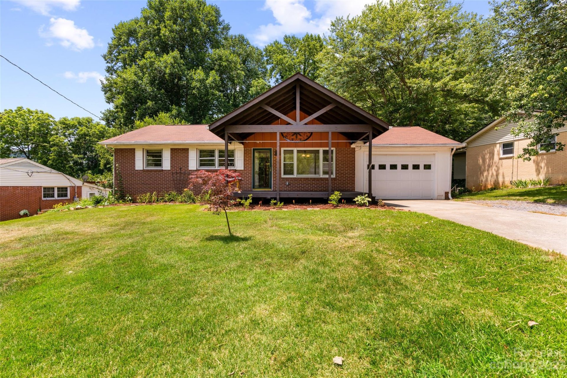 Property image 1 at 71 Pleasant Ridge Drive, Asheville, NC 28805