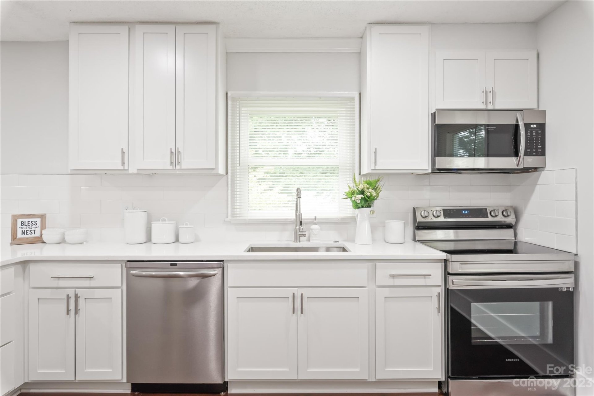 Property image 1 at 518 Beverly Drive, Gastonia, NC 28054