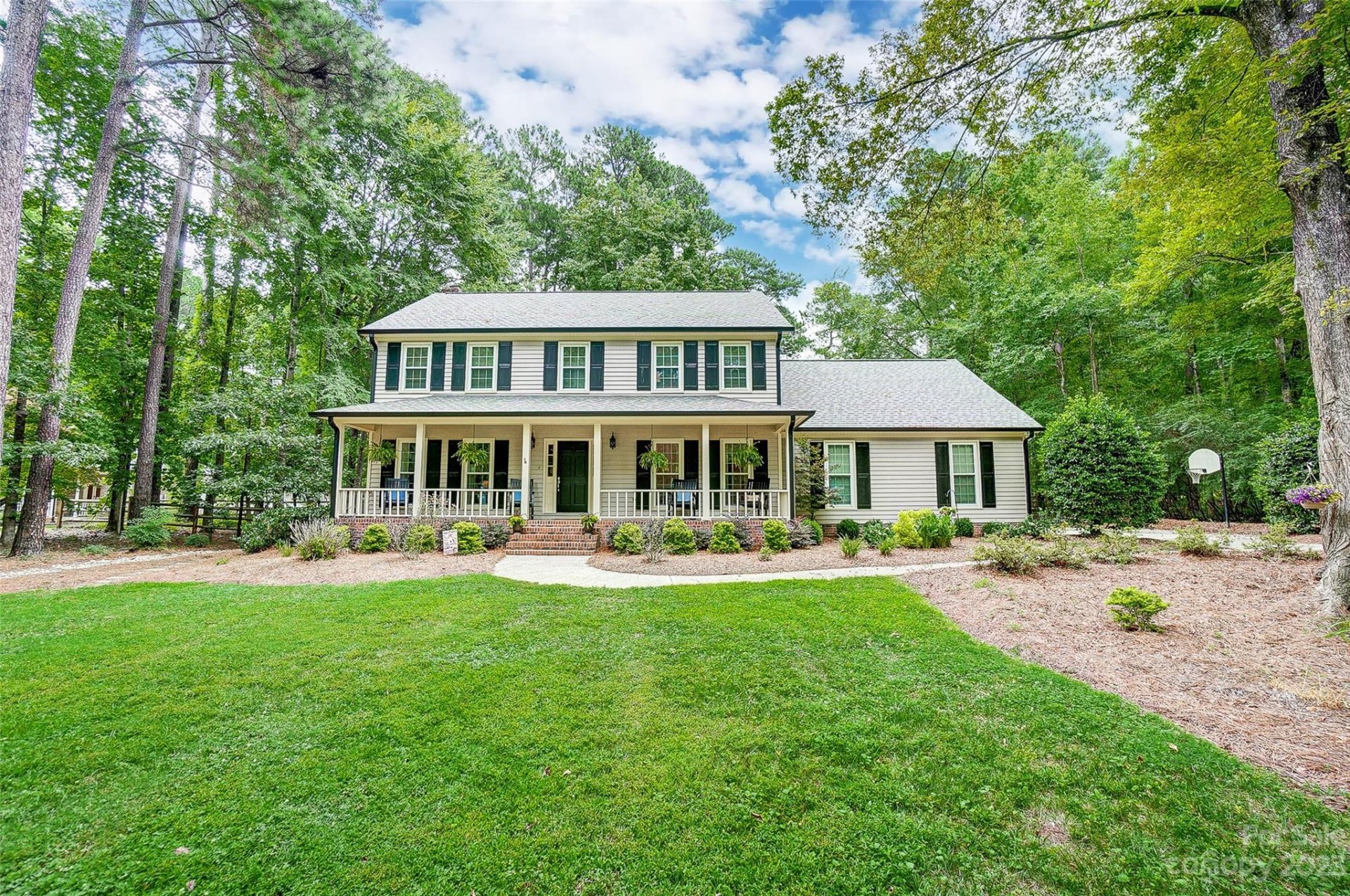 Property image 1 at 4525 Glen Oaks Drive, Matthews, NC 28104