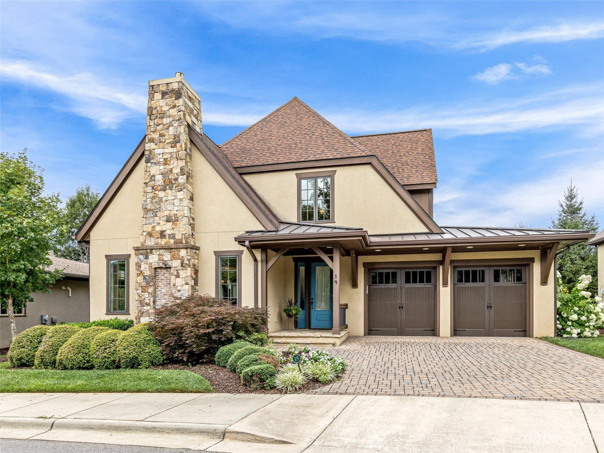 Property image 1 at 19 Chantilly Drive, Asheville, NC 28804