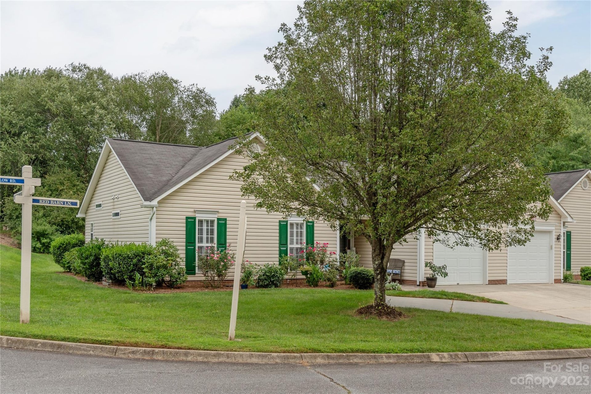 Property image 1 at 11 Red Barn Lane, Fletcher, NC 28732