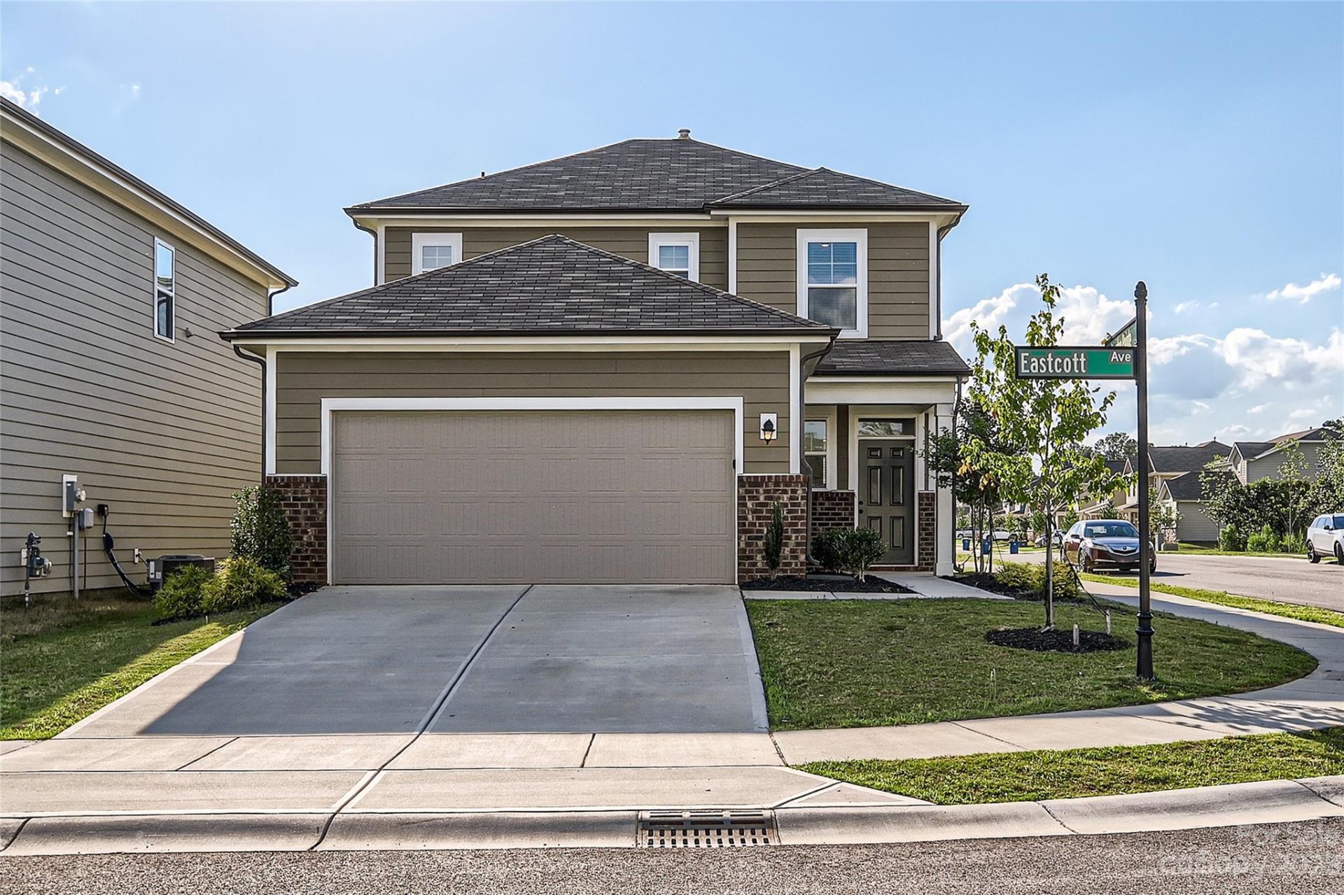 3075 Eastcott Avenue