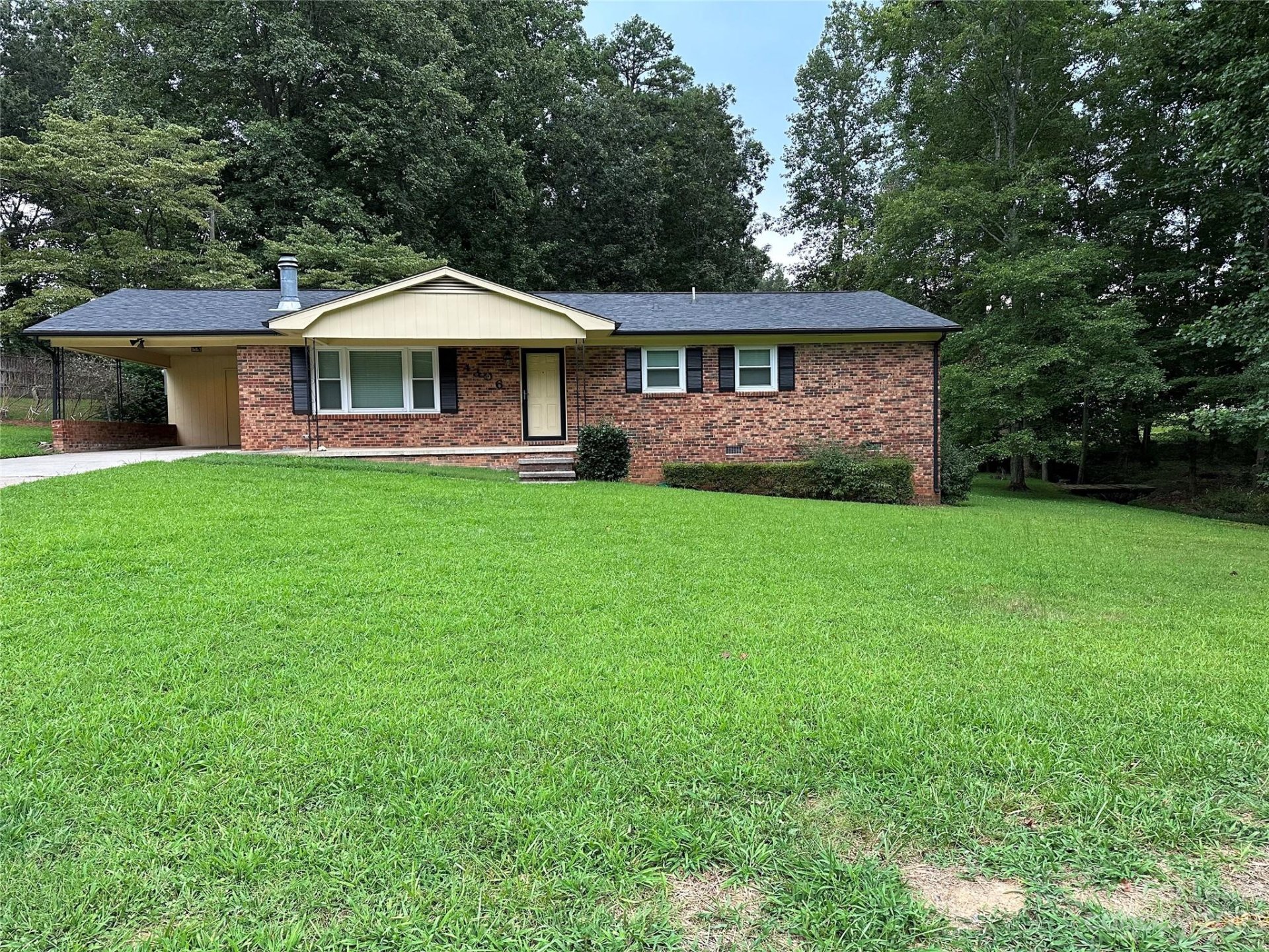 Property image 1 at 4306 Farmbrook Road, Gastonia, NC 28056