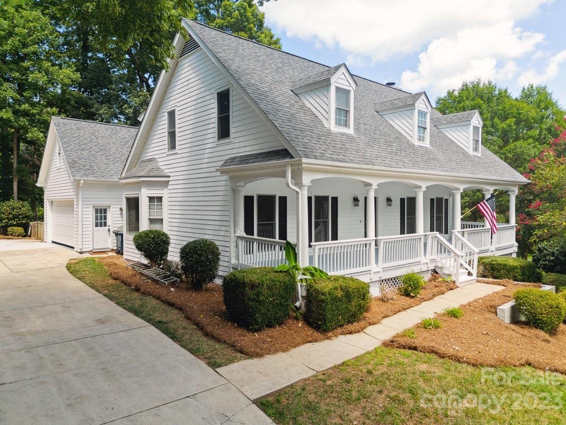 Property image 1 at 19119 Southport Drive, Cornelius, NC 28031