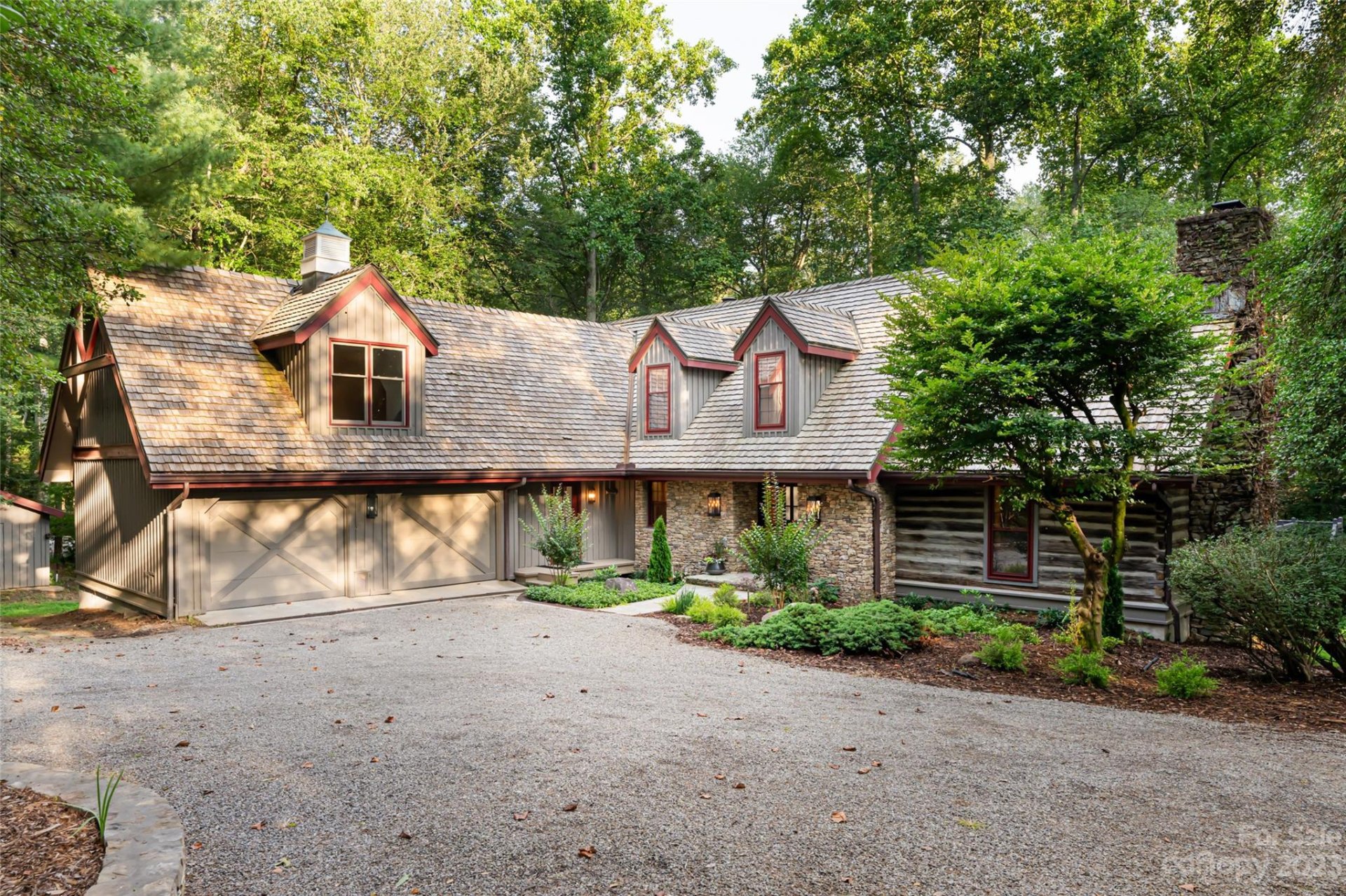 Property image 1 at 38 Deerhaven Lane, Asheville, NC 28803