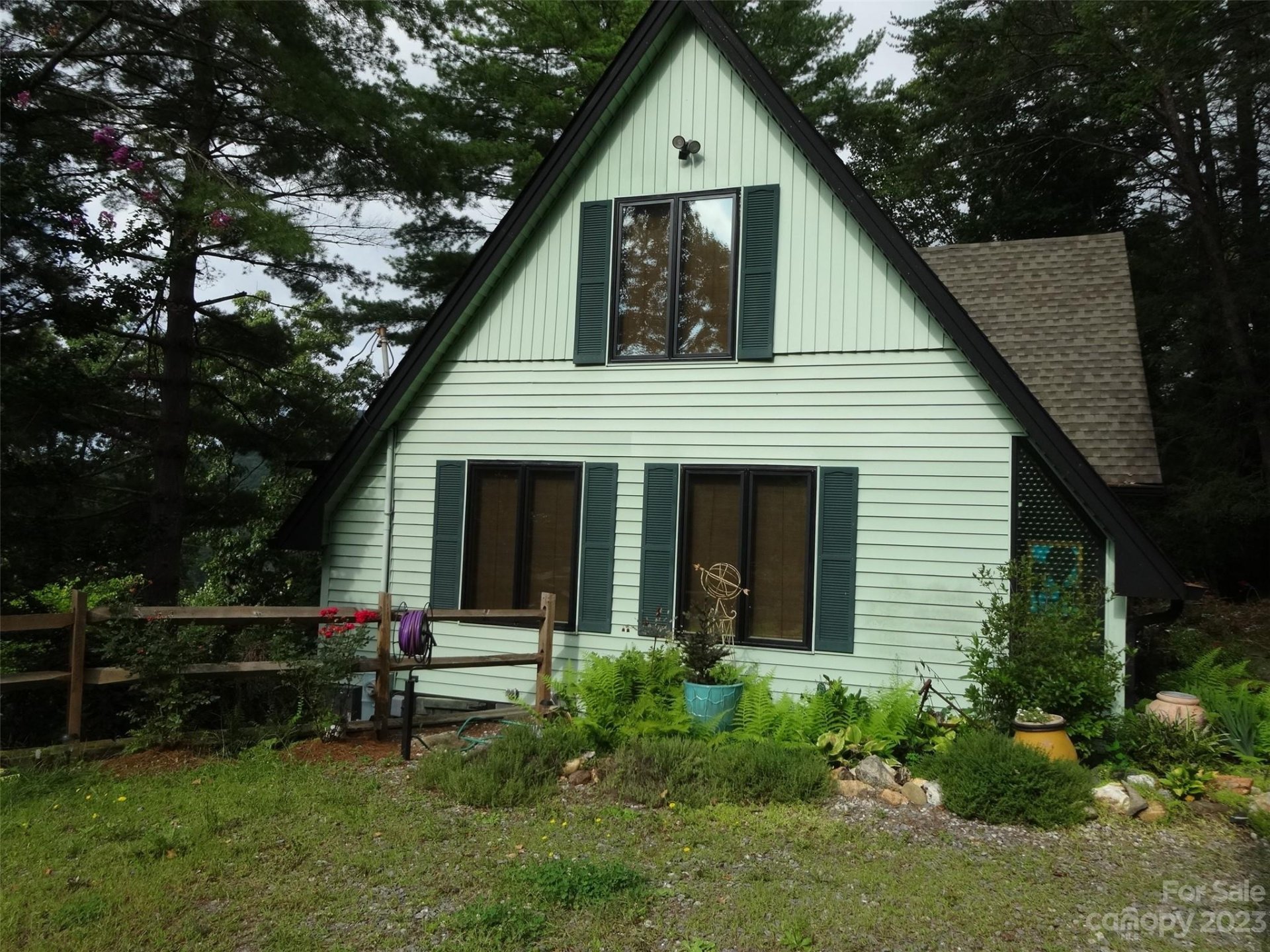 Property image 1 at 2 Quinn Court, Asheville, NC 28805