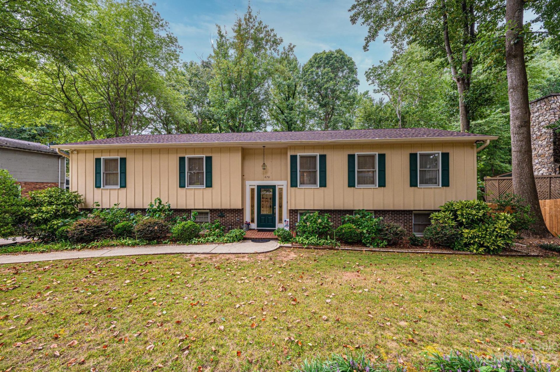 Property image 2 at 470 17th Avenue Drive, Hickory, NC 28601