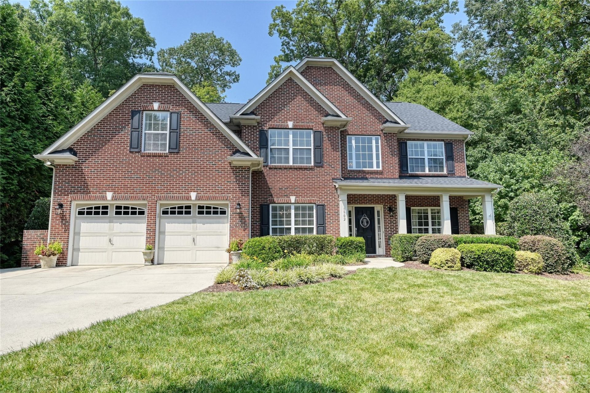 1902 Willowcrest Drive