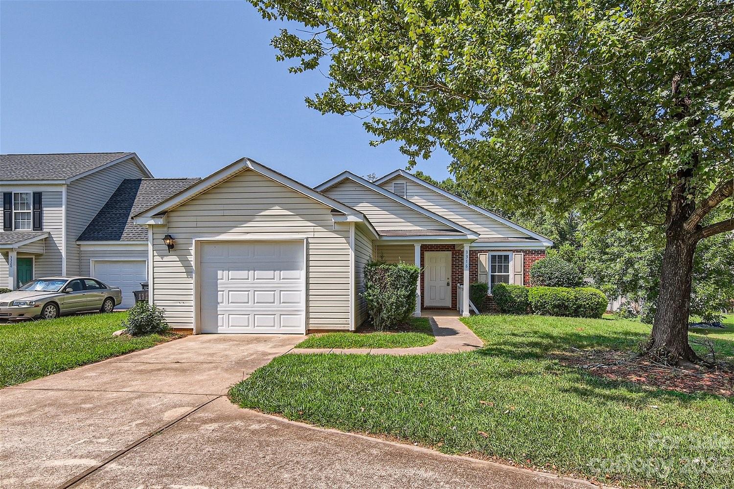 Property image 1 at 3316 Alderknoll Court, Charlotte, NC 28216