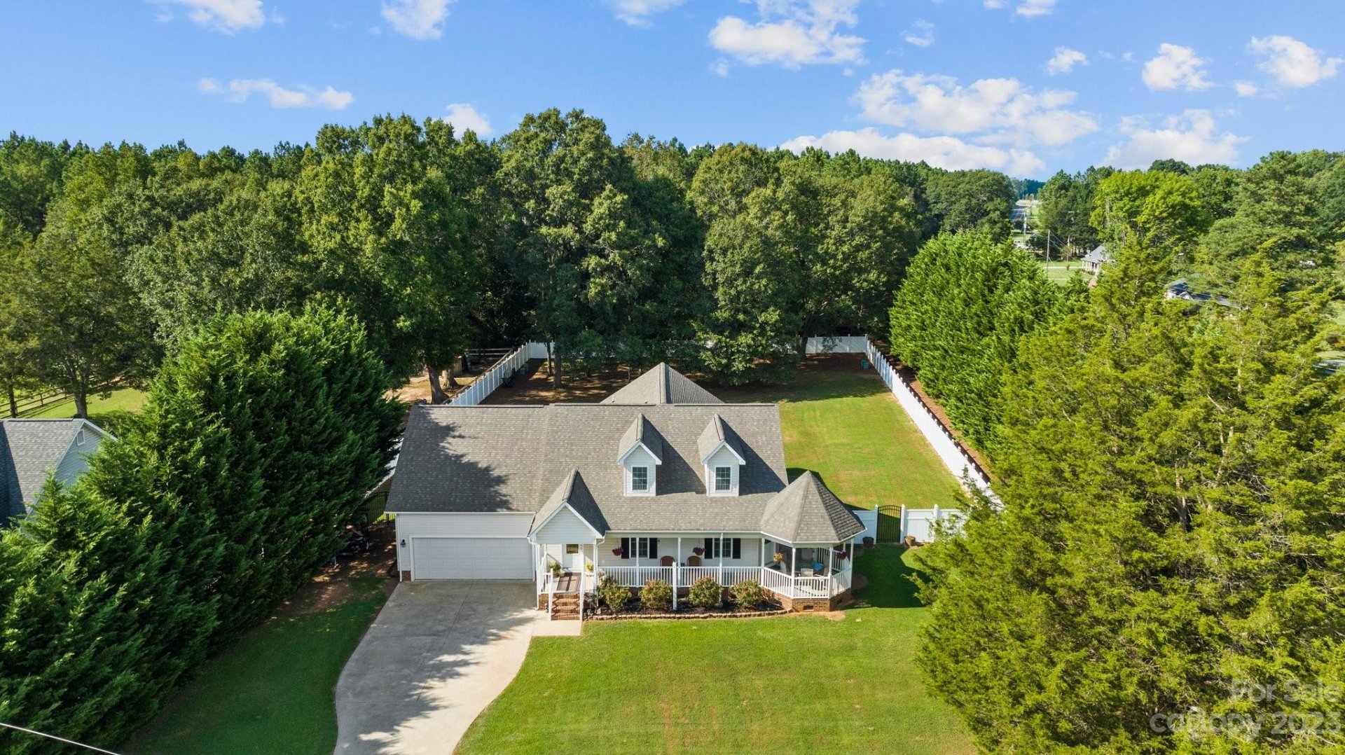 Property image 2 at 700 Pinehaven Circle, Clover, SC 29710