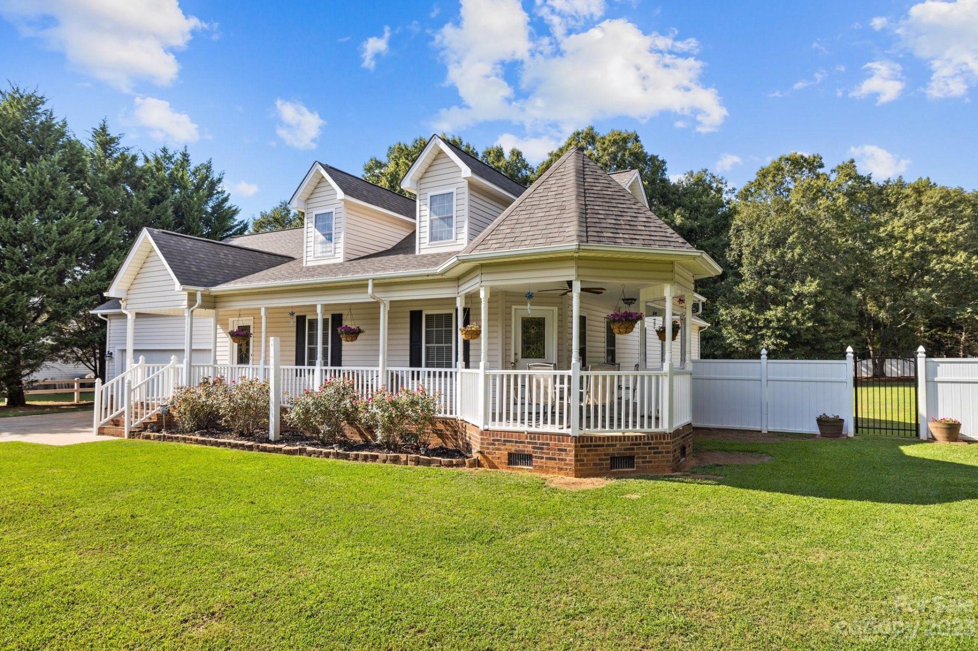 Property image 4 at 700 Pinehaven Circle, Clover, SC 29710