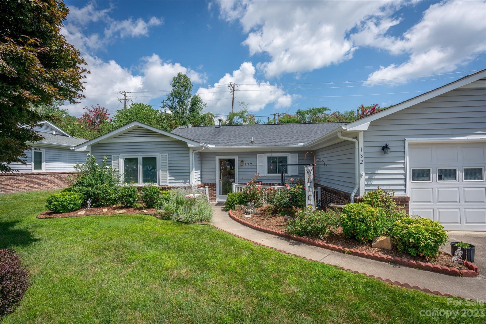 Property image 1 at 132 Derbyshire Drive, Hendersonville, NC 28792