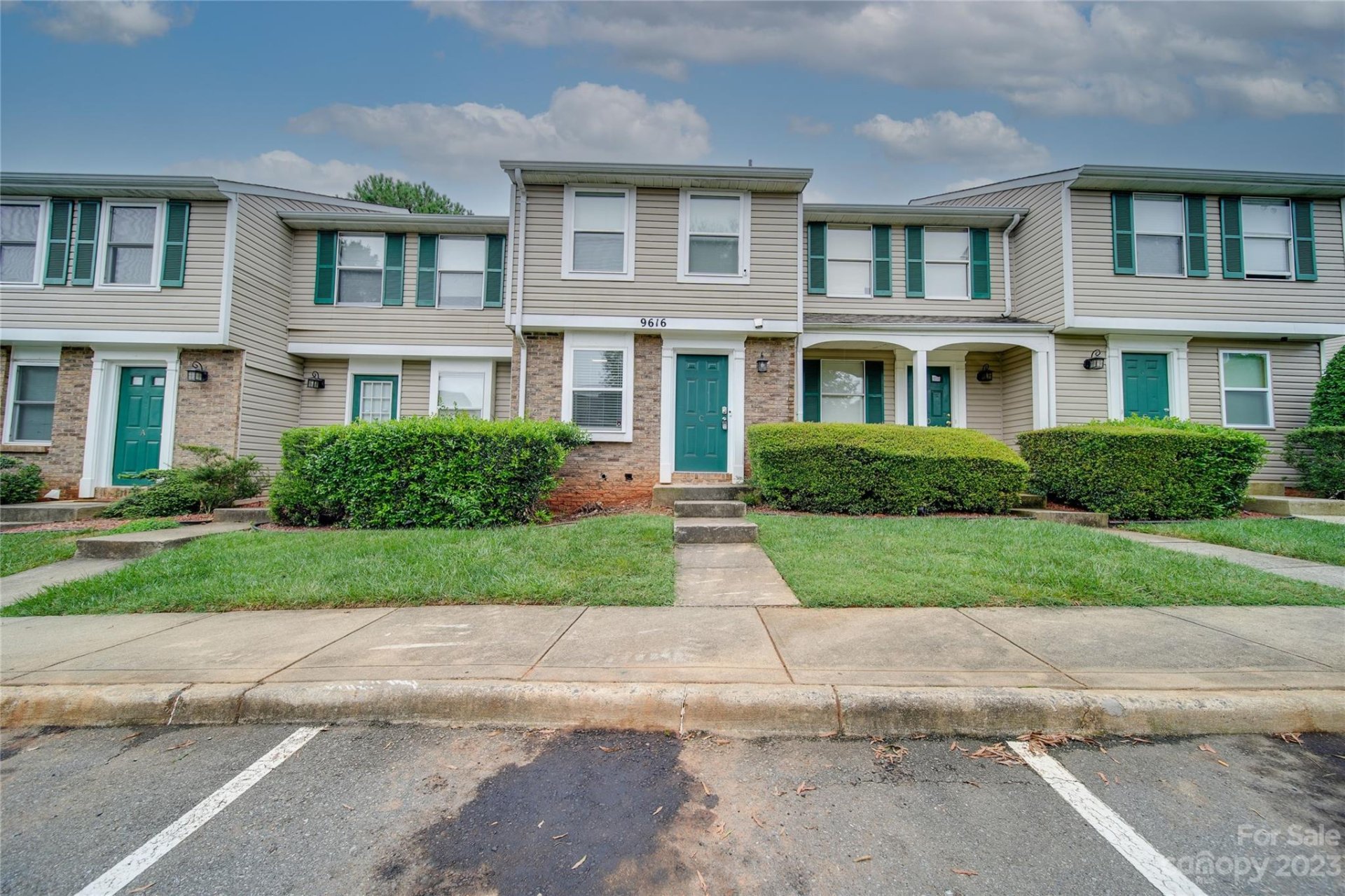 Property image 1 at 9616 Vinca Circle, Charlotte, NC 28213