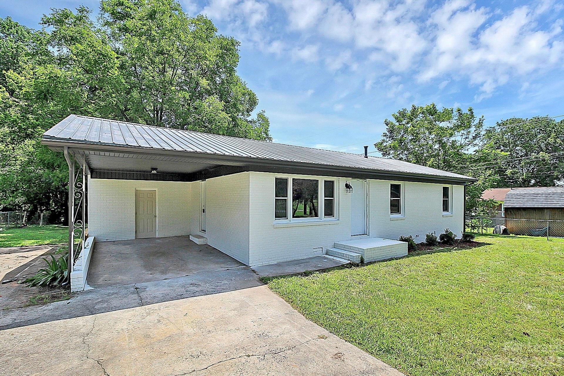 Property image 1 at 1433 Edgewood Road, Bessemer City, NC 28016