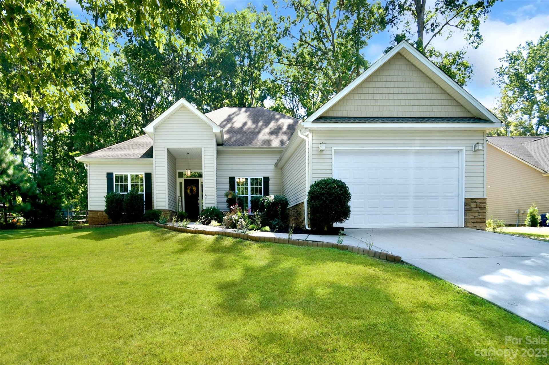 Property image 1 at 157 Autumn Grove Lane, Mooresville, NC 28115