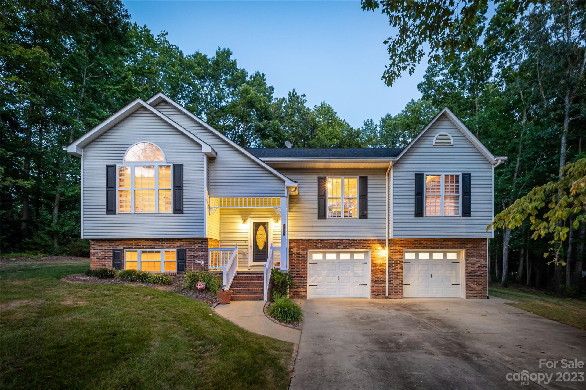 Property image 1 at 1608 8th Street Circle, Hickory, NC 28602