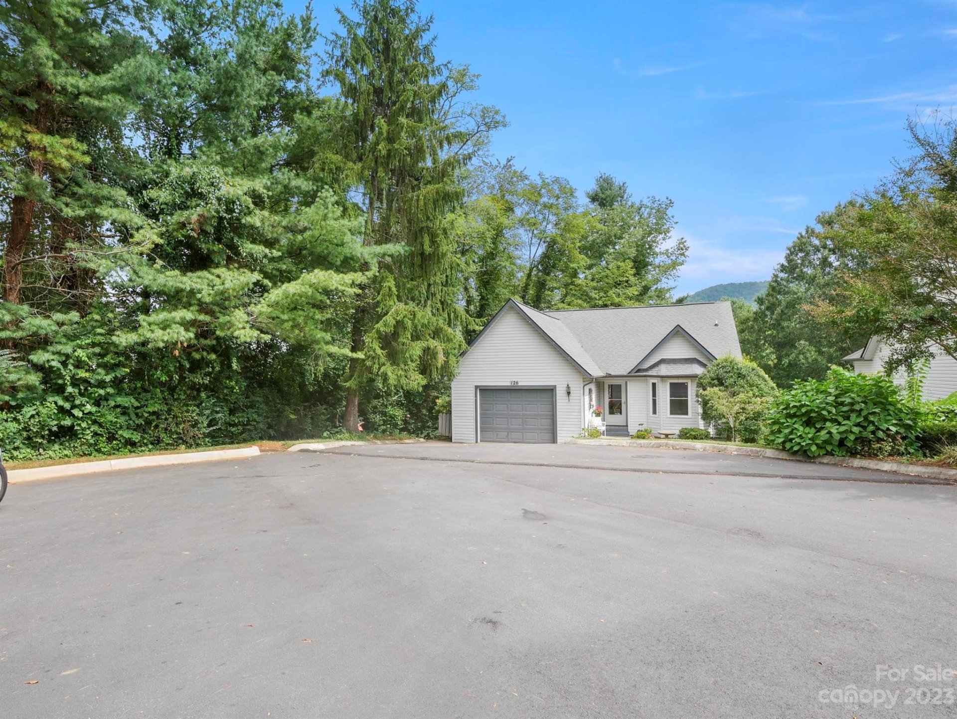 Property image 1 at 126 Cimarron Drive, Asheville, NC 28803