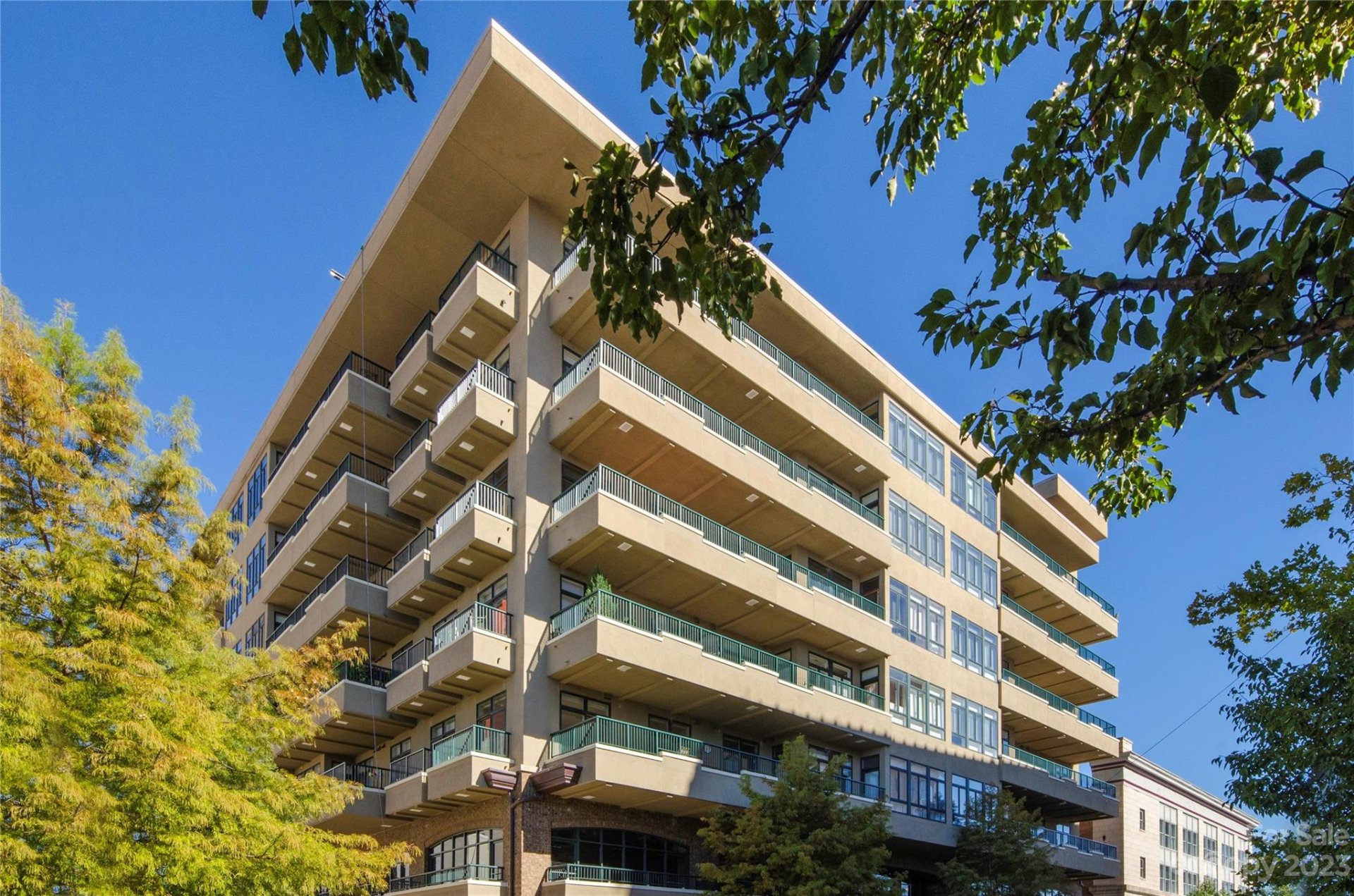 21 Battery Park, Asheville Community