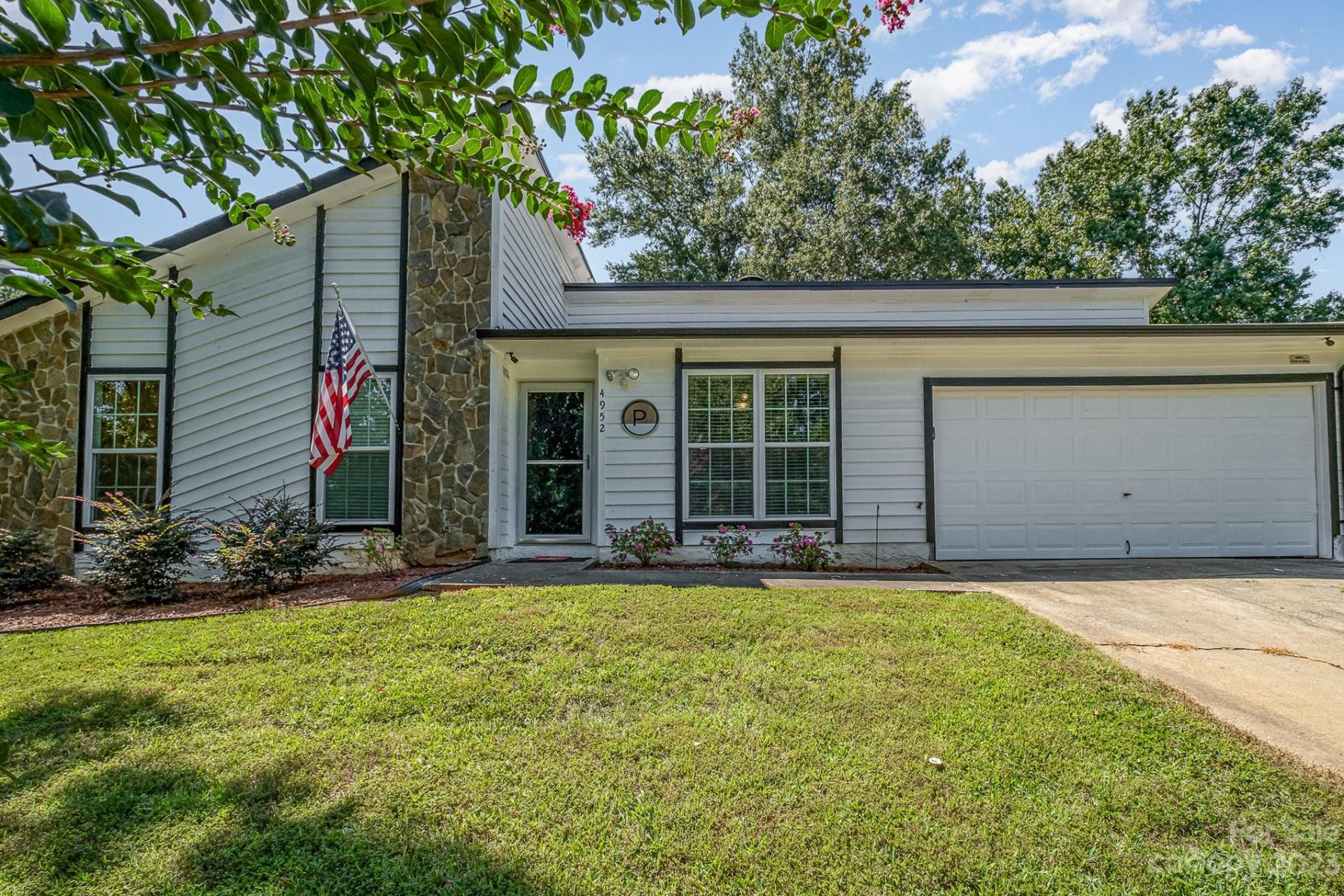 Property image 1 at 4952 Cricklewood Lane, Charlotte, NC 28212