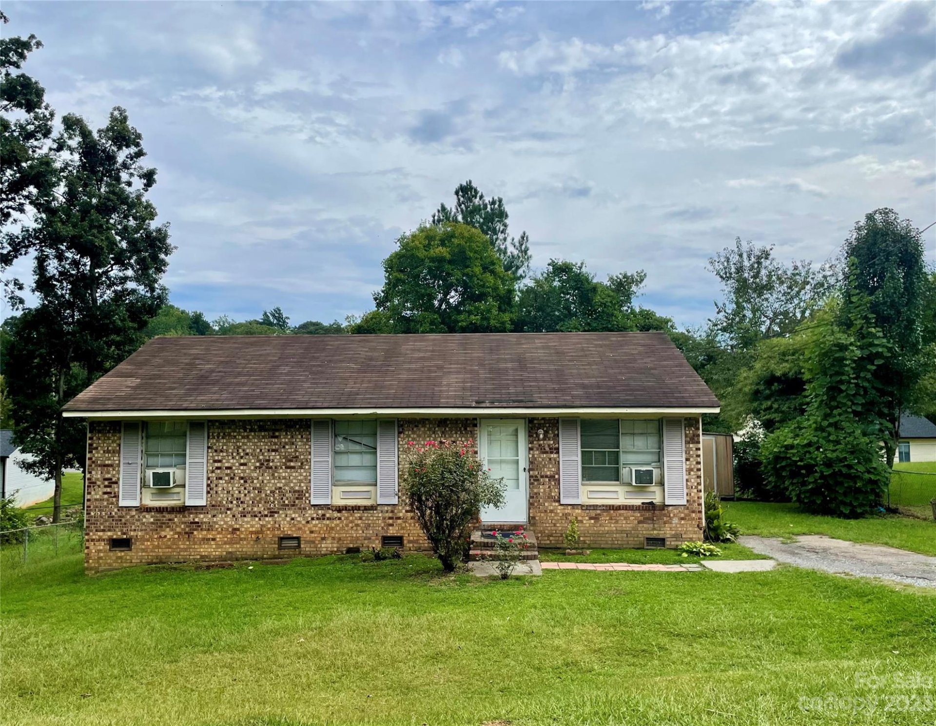 Property image 1 at 2828 Meade Avenue, Gastonia, NC 28052