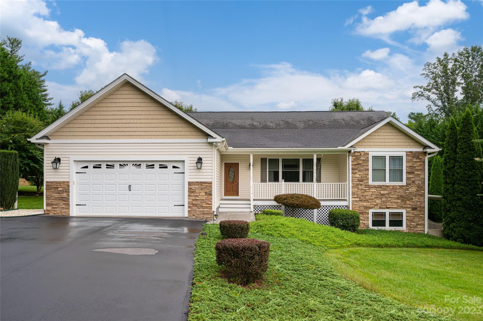 Property image 1 at 19 Stone House Road, Hendersonville, NC 28739